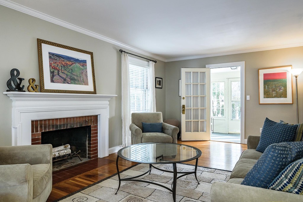 9 Puddingstone Road Brookline, MA 02467 - Photo 3 of 18 Gallery Image 3