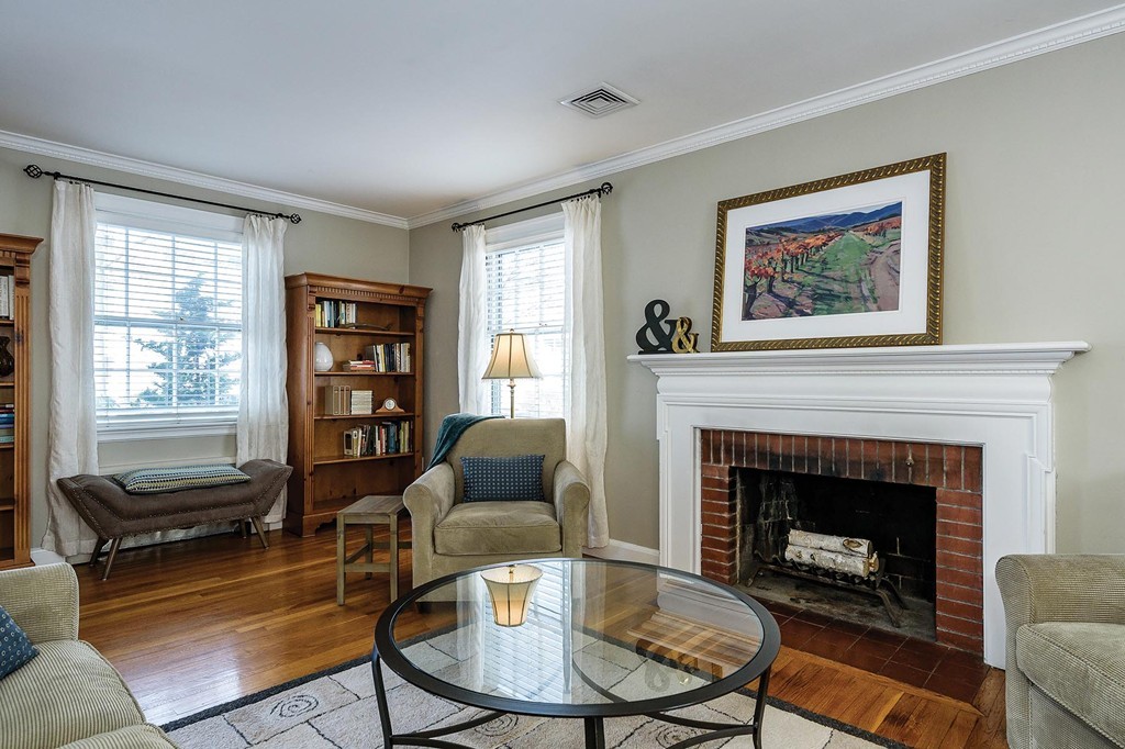 9 Puddingstone Road Brookline, MA 02467 - Photo 4 of 18 Gallery Image 4