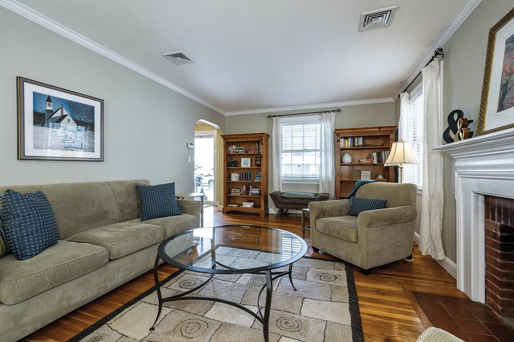 9 Puddingstone Road Brookline, MA 02467 - Photo 5 of 18 Gallery Image 5