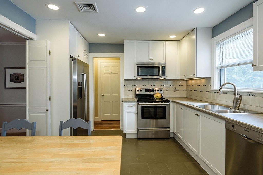 9 Puddingstone Road Brookline, MA 02467 - Photo 7 of 18 Gallery Image 7