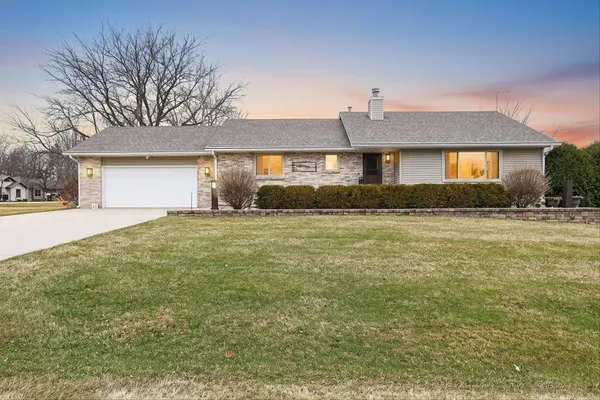 $329,900 | 1210 Lake Summerset Road, Davis, IL 61019