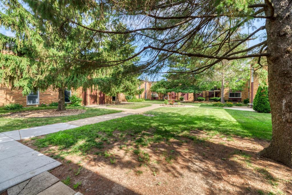 1313 Rebecca Road, Unit 111 Lombard, IL 60148 - Photo 19 of 20 Gallery Image 19