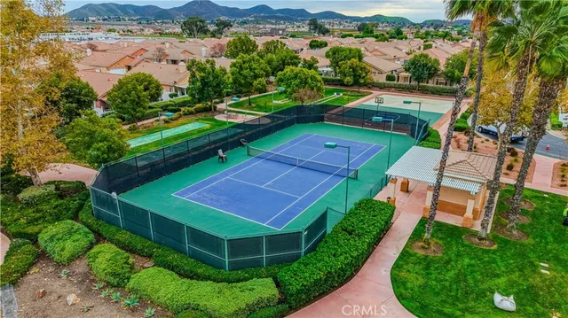 a front view of house with garage and yard