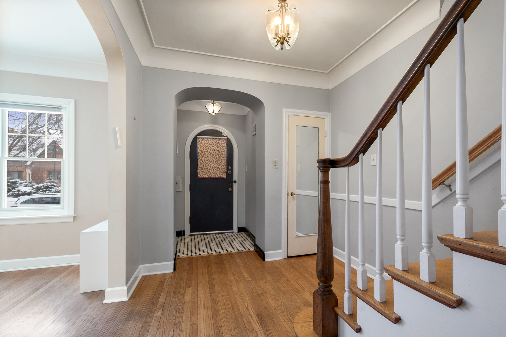5933 North Bernard Street Chicago, IL 60659 - Photo 3 of 31