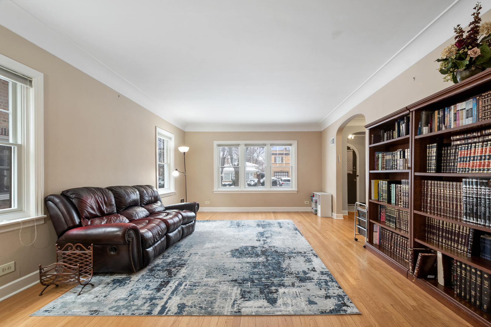 5933 North Bernard Street Chicago, IL 60659 - Photo 4 of 31