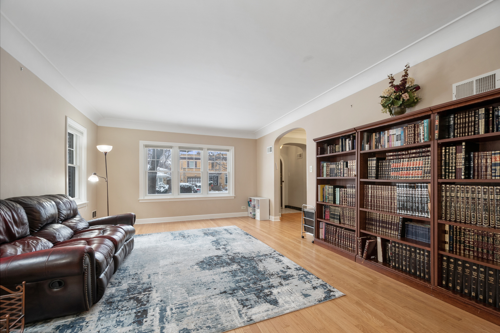 5933 North Bernard Street Chicago, IL 60659 - Photo 5 of 31