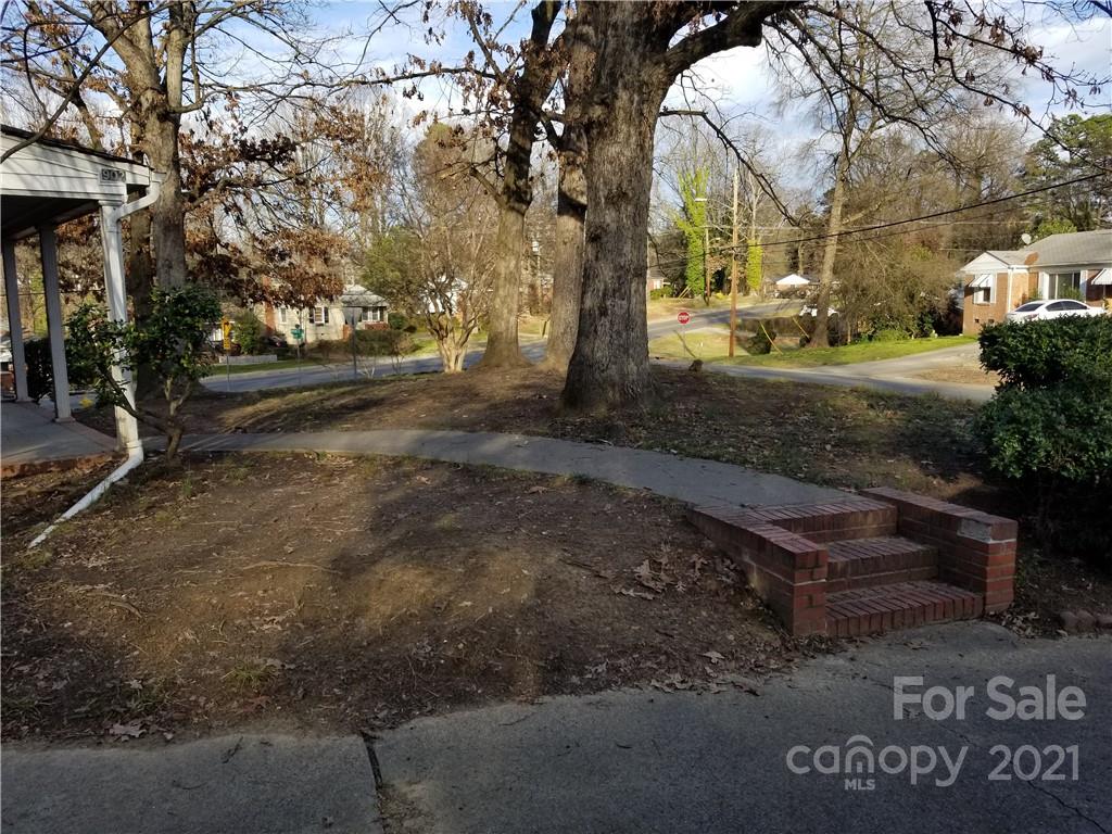 902 Druid Circle Charlotte, NC 28206 - Photo 19 of 24 a view of yard along with trees
