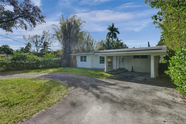 front view of house with a yard