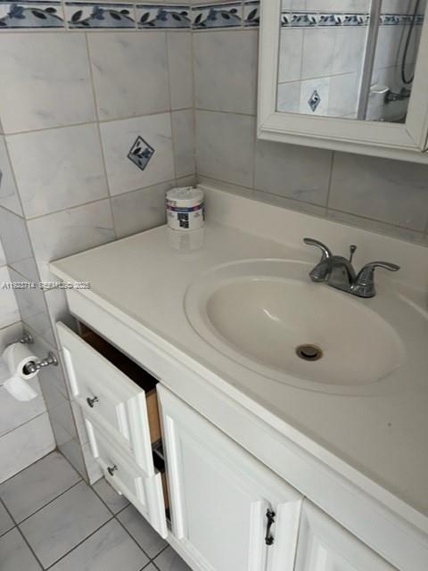8001 Crespi Boulevard, Unit 2D Miami Beach, FL 33141 - Photo 13 of 20 a bathroom with a sink