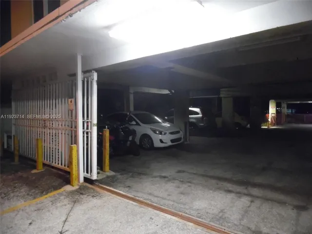 $1,850 | 8001 Crespi Boulevard, Unit 2D, Miami Beach, FL 33141