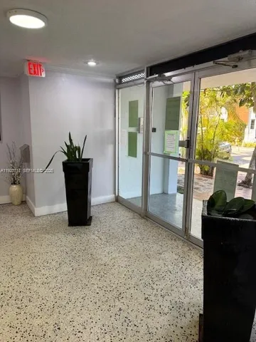 $1,850 | 8001 Crespi Boulevard, Unit 2D, Miami Beach, FL 33141