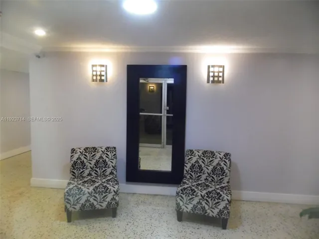 $1,850 | 8001 Crespi Boulevard, Unit 2D, Miami Beach, FL 33141