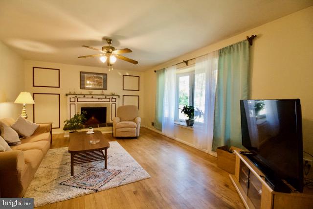 253 Magothy Bridge Road Pasadena, MD 21122 - Photo 10 of 40