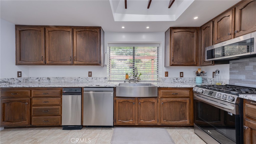 12433 Gay Rio Drive Lakeside, CA 92040 - Photo 11 of 41 Kitchen w/ Marble Countertops