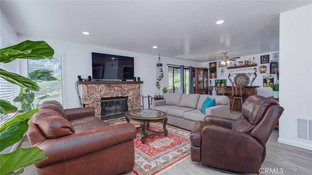 12433 Gay Rio Drive Lakeside, CA 92040 - Photo 6 of 41 Living Room/Dining Area