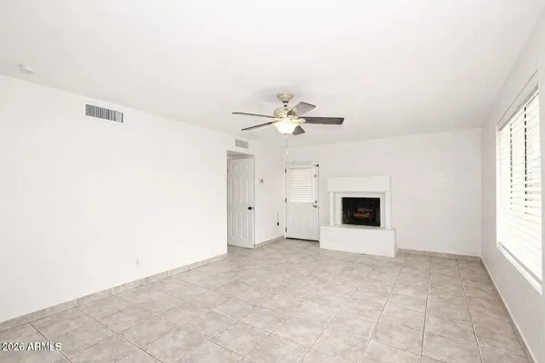 $2,950 | 7541 North 35th Drive, Phoenix, AZ 85051