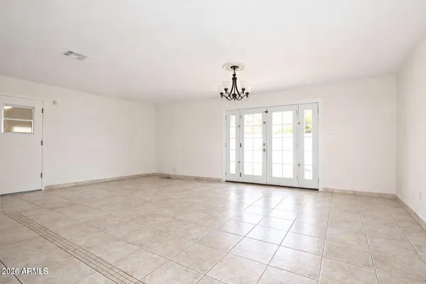$2,950 | 7541 North 35th Drive, Phoenix, AZ 85051