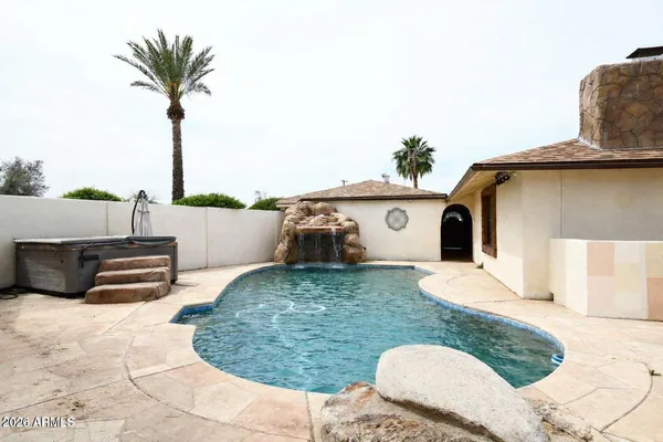 $2,950 | 7541 North 35th Drive, Phoenix, AZ 85051