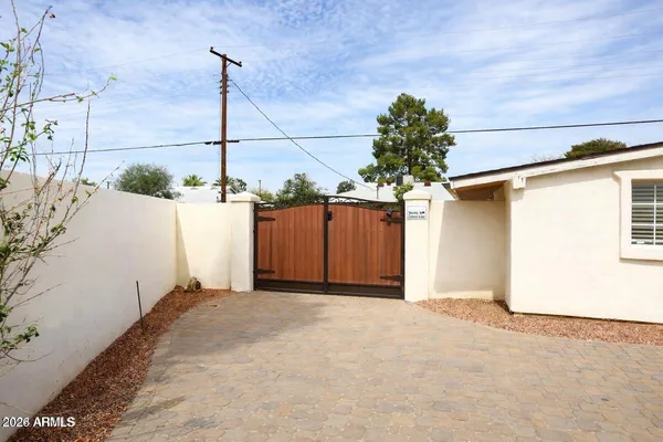 $2,950 | 7541 North 35th Drive, Phoenix, AZ 85051