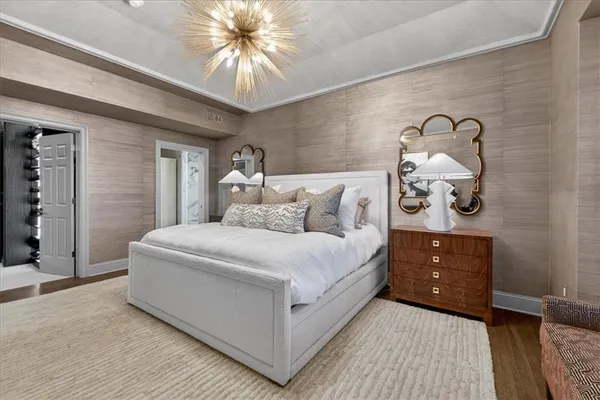 $1,200,000 | 4937 Wyandotte Street, Unit 400, Kansas City, MO 64112