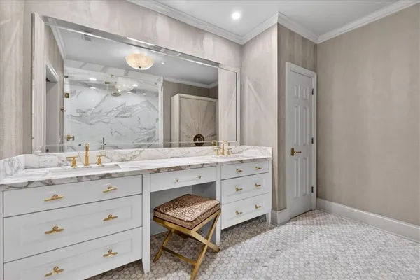 $1,200,000 | 4937 Wyandotte Street, Unit 400, Kansas City, MO 64112