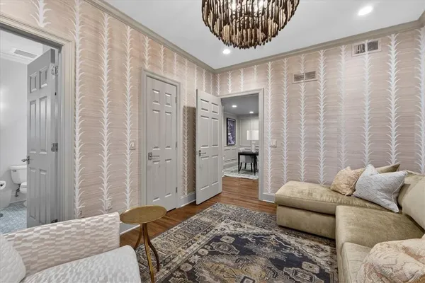 $1,200,000 | 4937 Wyandotte Street, Unit 400, Kansas City, MO 64112