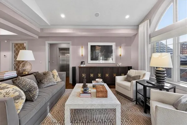 $1,200,000 | 4937 Wyandotte Street, Unit 400, Kansas City, MO 64112
