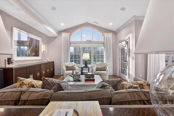 $1,200,000 | 4937 Wyandotte Street, Unit 400, Kansas City, MO 64112