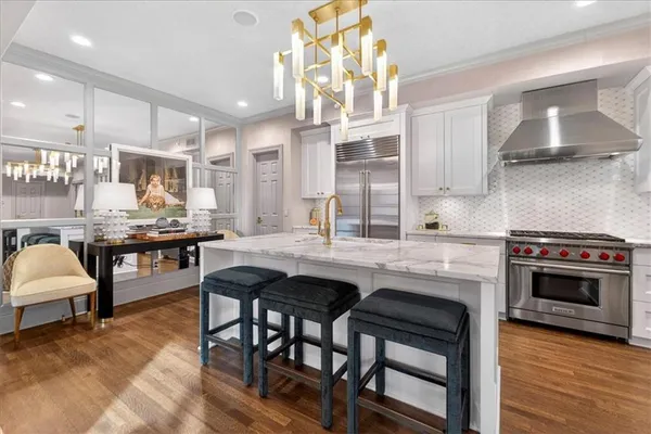 $1,200,000 | 4937 Wyandotte Street, Unit 400, Kansas City, MO 64112