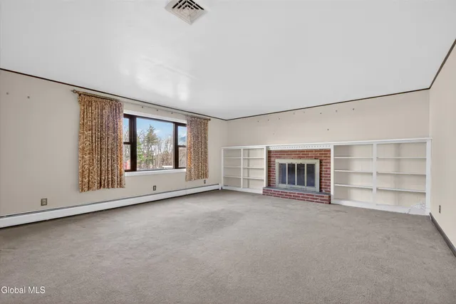 $374,900 | 17 Woodshire Court, Malta, NY 12019