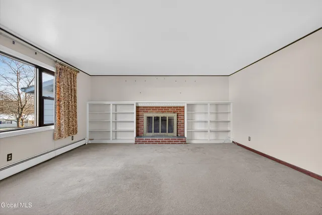 $374,900 | 17 Woodshire Court, Malta, NY 12019