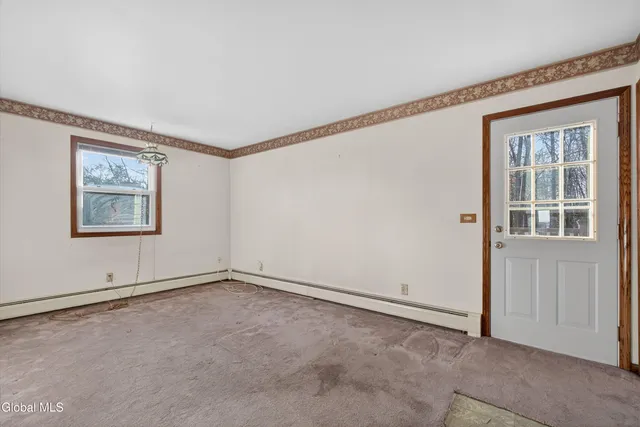 $374,900 | 17 Woodshire Court, Malta, NY 12019