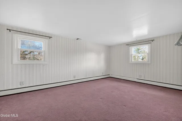 $374,900 | 17 Woodshire Court, Malta, NY 12019