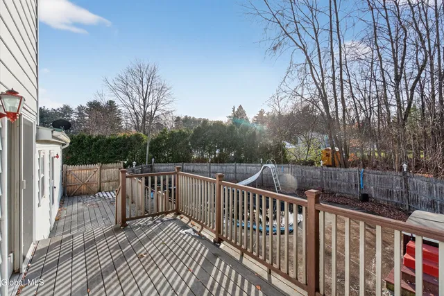 $374,900 | 17 Woodshire Court, Malta, NY 12019