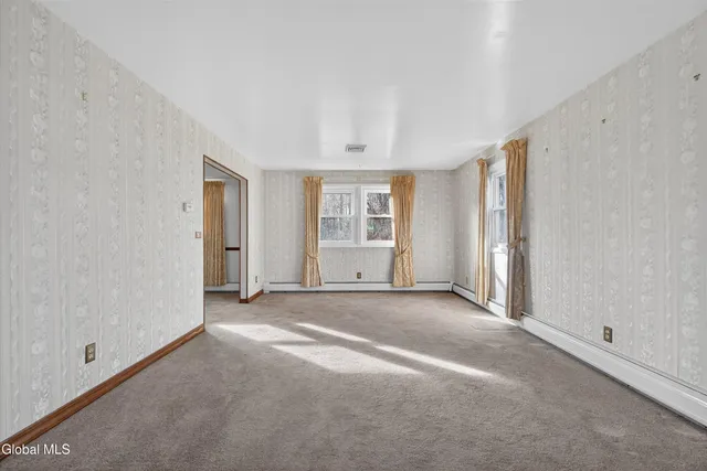 $374,900 | 17 Woodshire Court, Malta, NY 12019