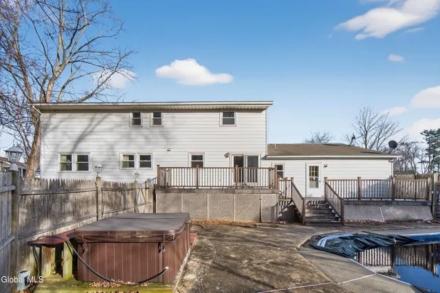 $374,900 | 17 Woodshire Court, Malta, NY 12019