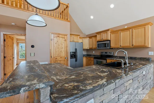 $675,000 | 40 Forge Valley Drive, Mills River, NC 28759