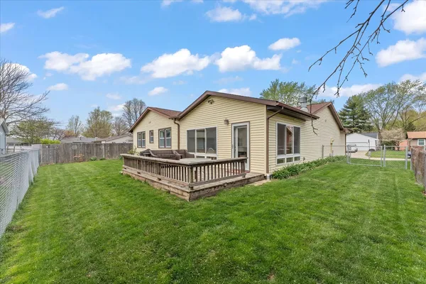 $289,900 | 2701 Hathaway Drive, Champaign, IL 61821