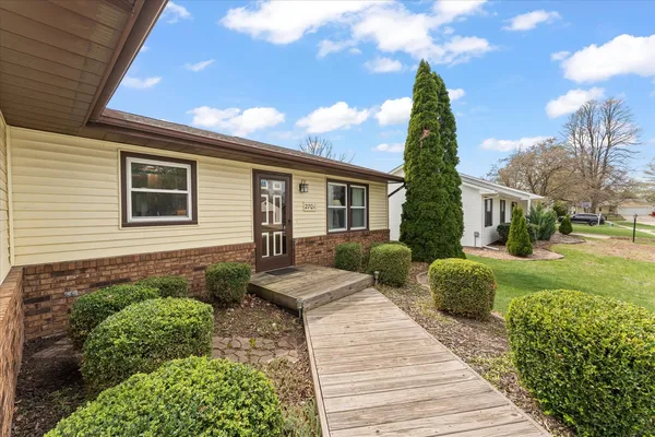 $289,900 | 2701 Hathaway Drive, Champaign, IL 61821