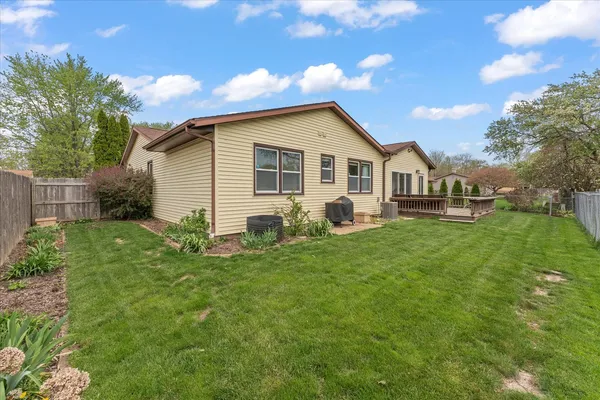 $289,900 | 2701 Hathaway Drive, Champaign, IL 61821
