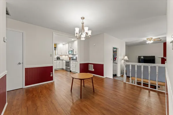 $289,900 | 2701 Hathaway Drive, Champaign, IL 61821