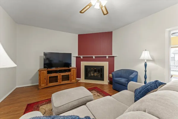 $289,900 | 2701 Hathaway Drive, Champaign, IL 61821