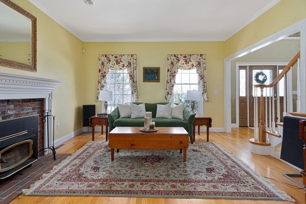 7 Breakneck Hill Road Hopkinton, MA 01748 - Photo 6 of 42 Gallery Image 6