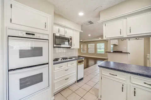 $285,000 | 806 Park Meadow Drive, Katy, TX 77450