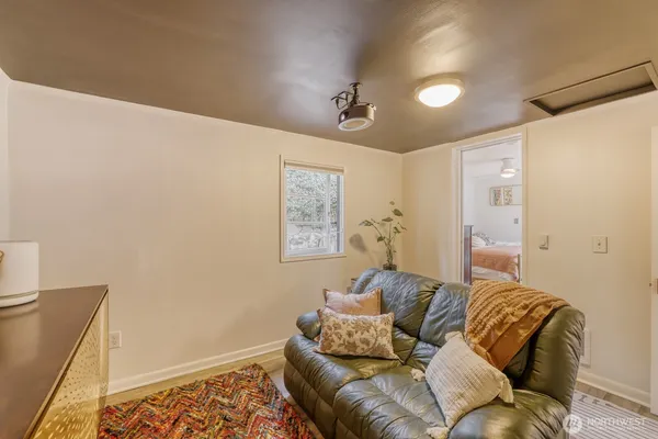 $640,000 | 4034 Northeast 109th Street, Seattle, WA 98125