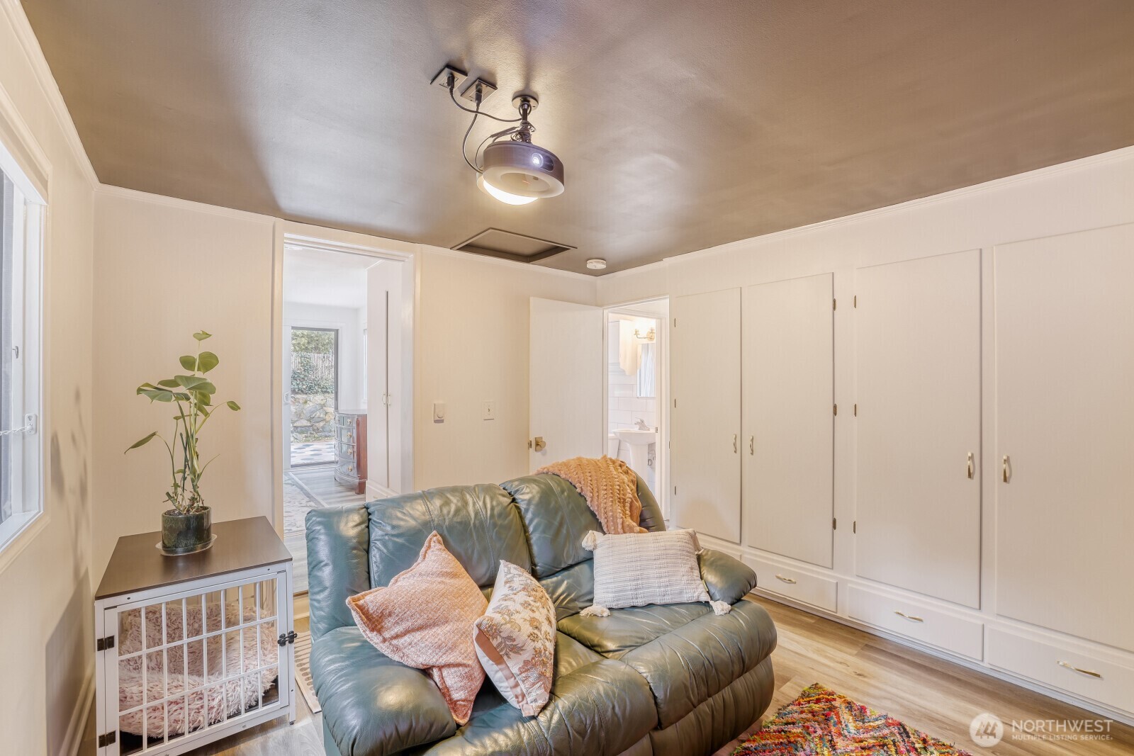 4034 Northeast 109th Street Seattle, WA 98125 - Photo 17 of 29