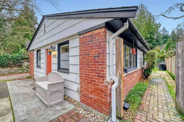 $660,000 | 4034 Northeast 109th Street, Seattle, WA 98125