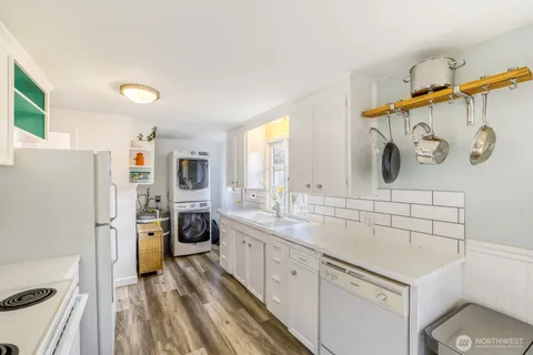 $650,000 | 4034 Northeast 109th Street, Seattle, WA 98125