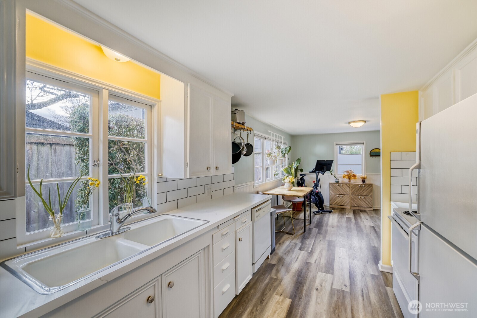 4034 Northeast 109th Street Seattle, WA 98125 - Photo 8 of 29