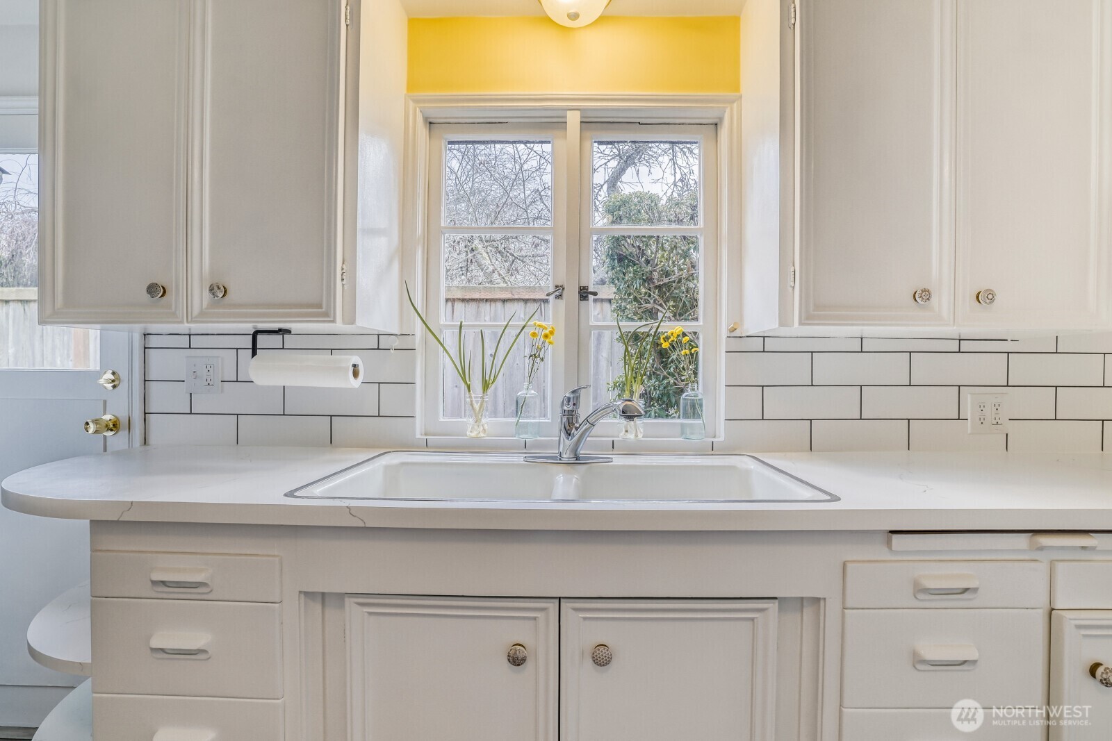 4034 Northeast 109th Street Seattle, WA 98125 - Photo 9 of 29